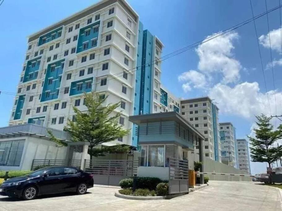 Spacious 2 bedroom 42sqm condo unit Iloilo Exterior foto