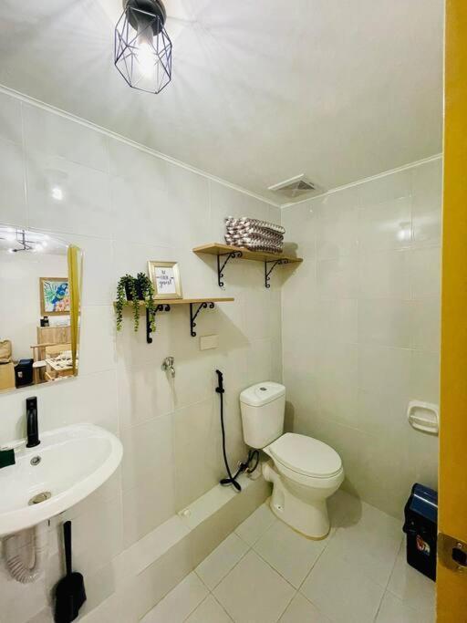 Spacious 2 bedroom 42sqm condo unit Iloilo Exterior foto