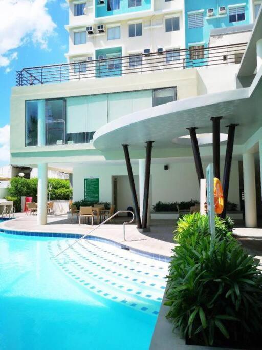 Spacious 2 bedroom 42sqm condo unit Iloilo Exterior foto