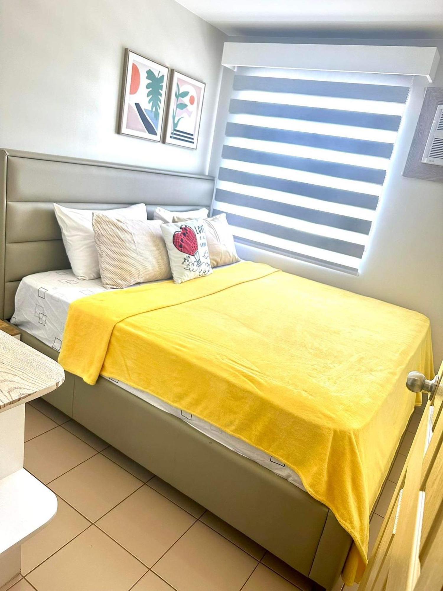 Spacious 2 bedroom 42sqm condo unit Iloilo Exterior foto